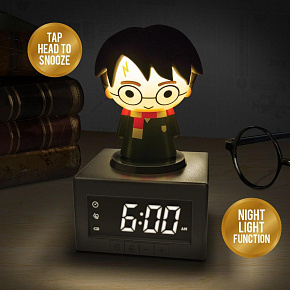 Budík Harry Potter 17cm na baterie se světlem se zvukem v krabici 13x18x11cm Budík Harry Potter 17cm na baterie se světlem se zvukem v krabici 13x18x11cm