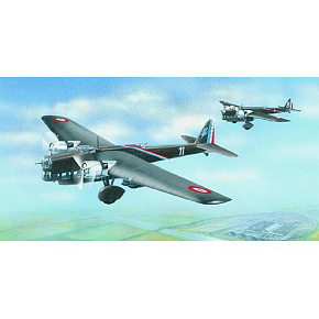 Model Amiot 143 1:72 25,7x31,5cm v krabici 34x19x5,5cm Model Amiot 143 1:72 25,7x31,5cm v krabici 34x19x5,5cm